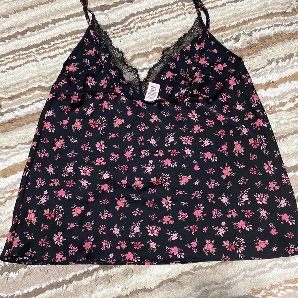 Victoria’s secret’s lace slip - Picture 4 of 5